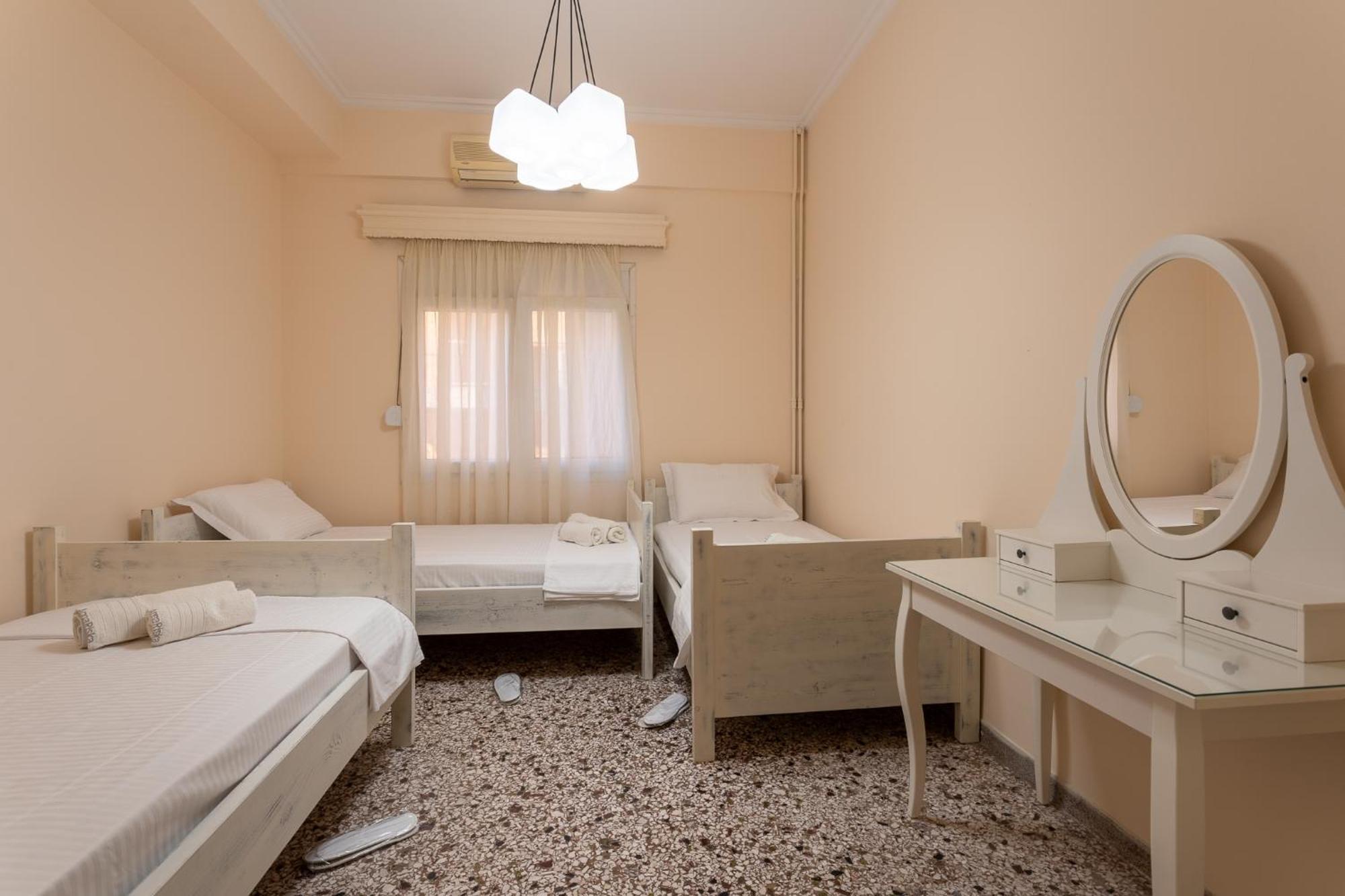 Central Mytilene City-View Apartment For 7 Екстер'єр фото
