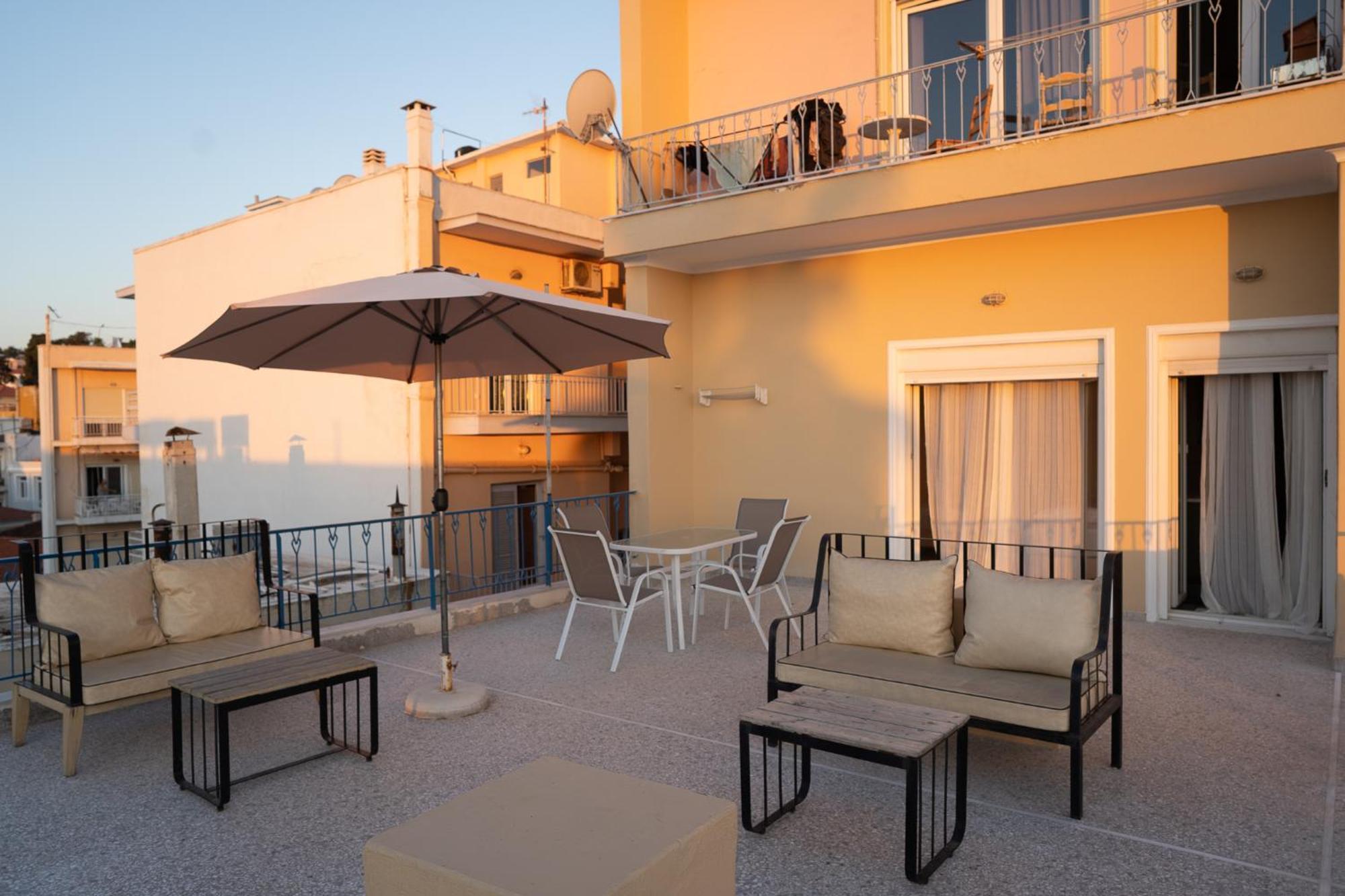 Central Mytilene City-View Apartment For 7 Екстер'єр фото