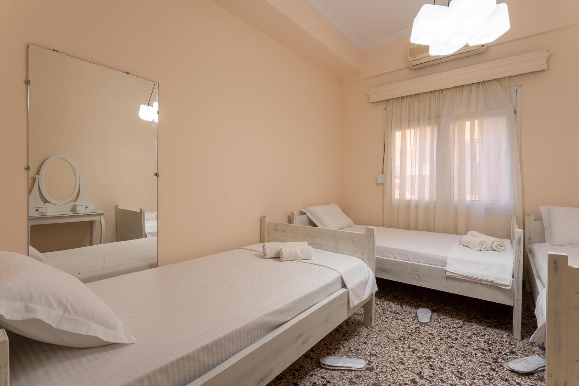 Central Mytilene City-View Apartment For 7 Екстер'єр фото