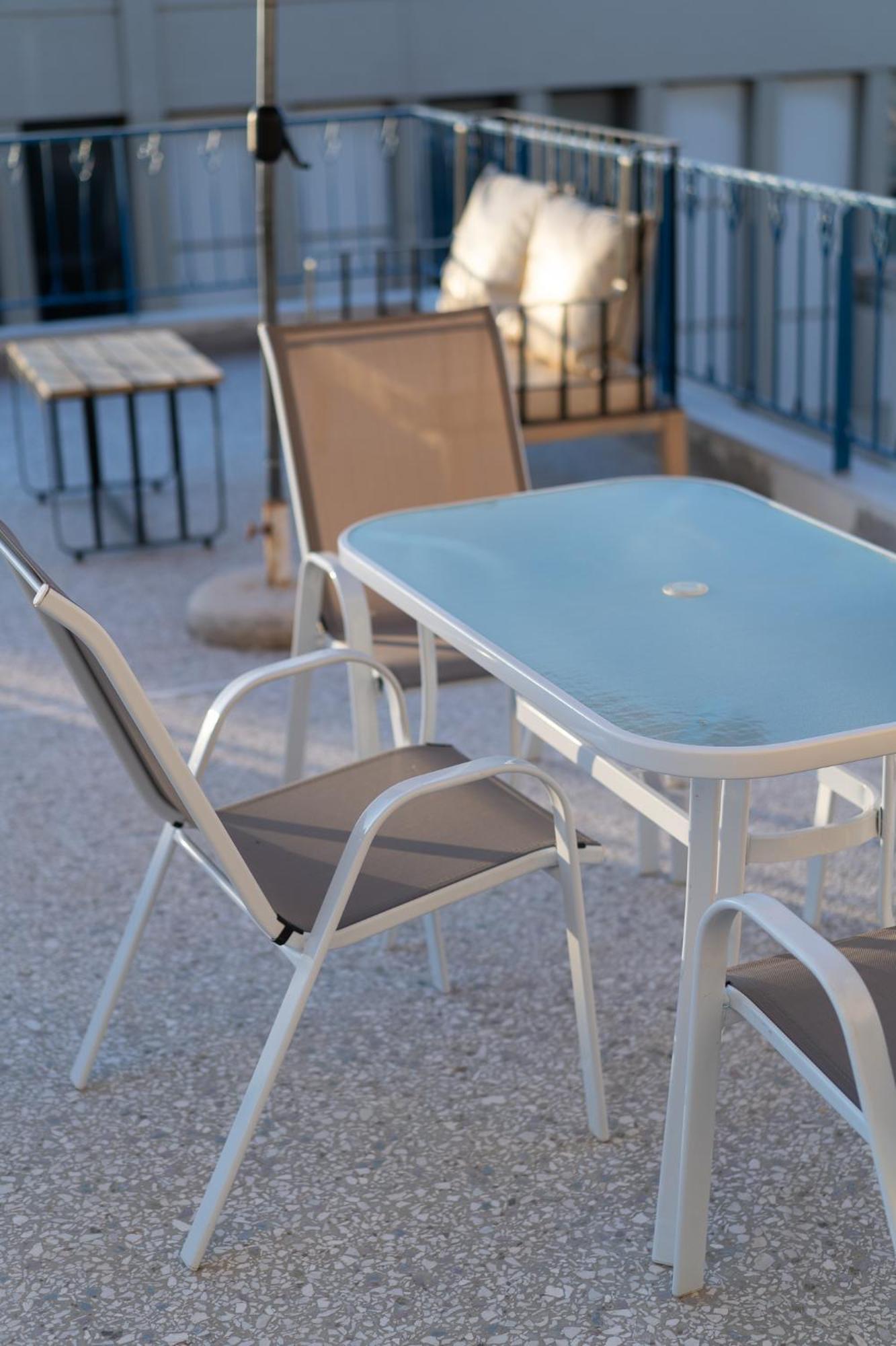 Central Mytilene City-View Apartment For 7 Екстер'єр фото